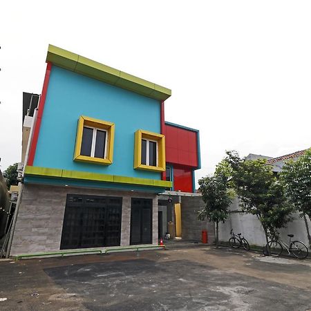 Reddoorz Plus Near Halim Perdanakusuma 2 Jakarta Exterior photo